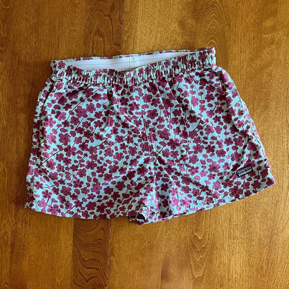 Patagonia aqua floral "Baggies" shorts XL 14